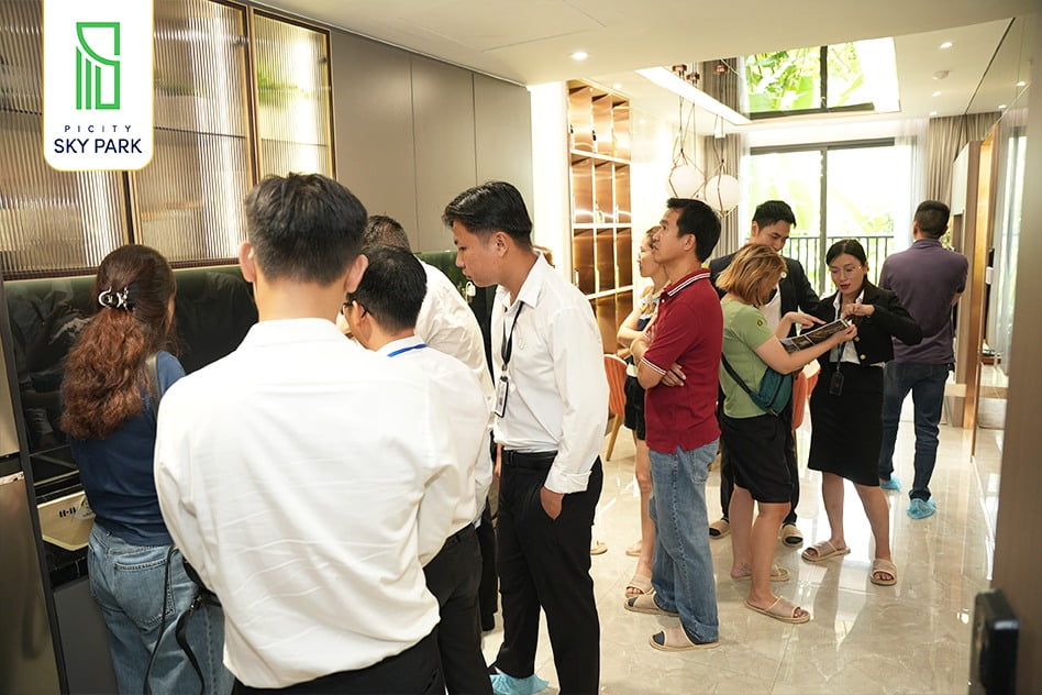 Khách hàng tham gia sự kiện Cà phê Sáng cùng Picity ngày 03.03.2024 (7) Khách hàng tham gia sự kiện Cà phê Sáng cùng Picity ngày 03.03.2024 (7)